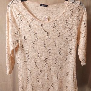 DEB cream colored lace flower top with sequin accents. Size 2X.